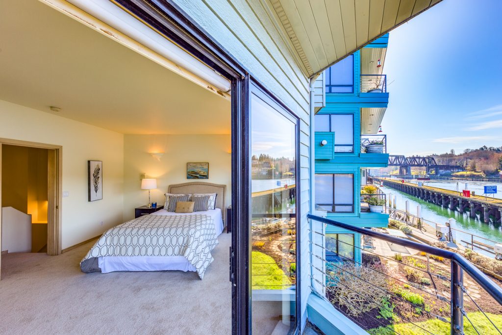 Ballard Locks Waterfront, Seaview, Master Bedroom from Deck