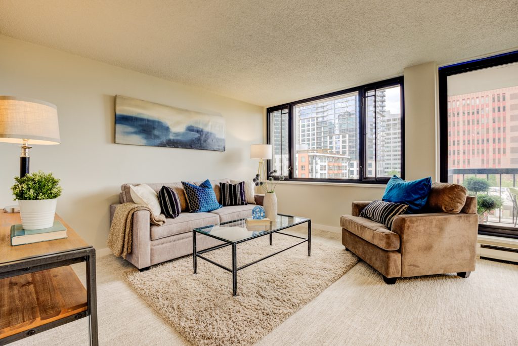 Seattle Condos, Royal Crest Condominiums, Living Room