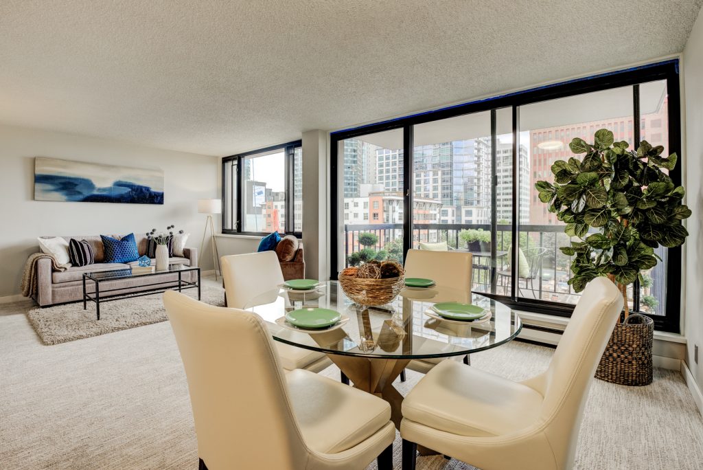 Seattle Condos, Royal Crest Condominiums, Dining & Living Room