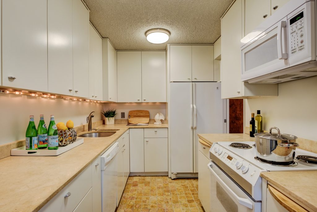 Seattle Condos, Royal Crest Condominiums, kitchen