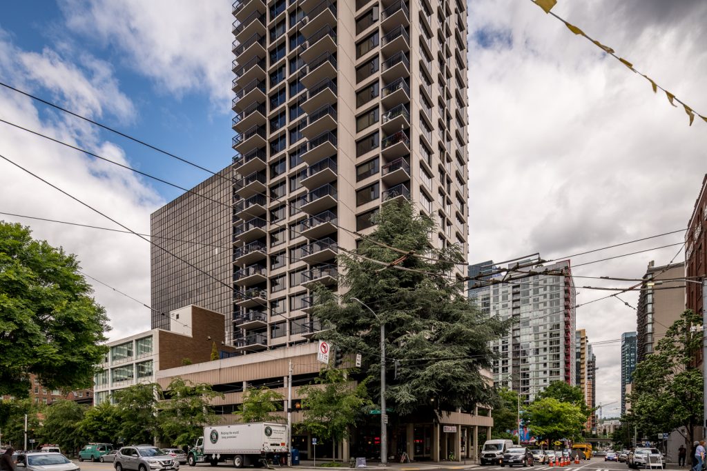 Seattle Condos, Royal Crest Condominiums, Extyerior