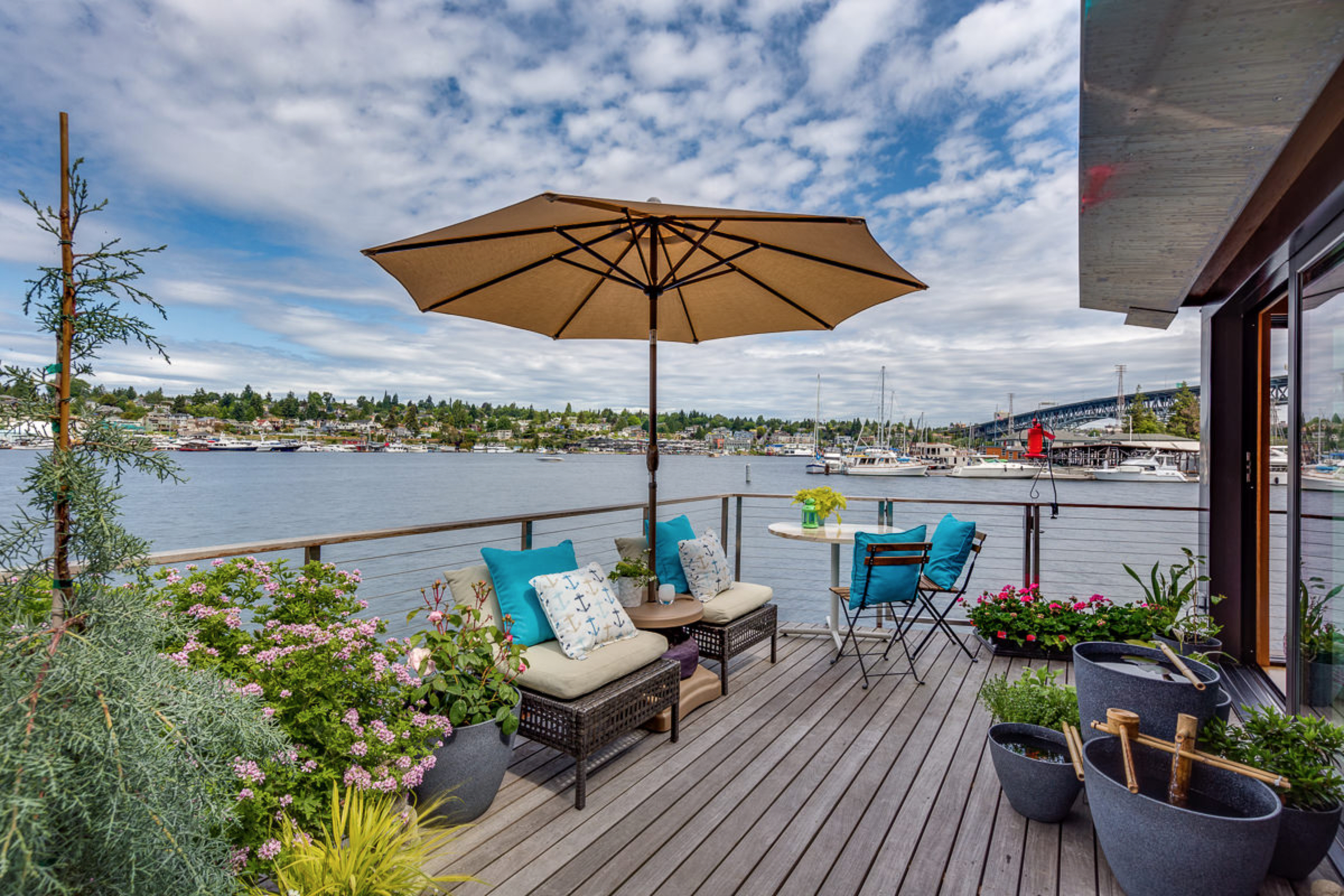 Seattle Floating Homes, Ward's Cove #12, Living Room Deck